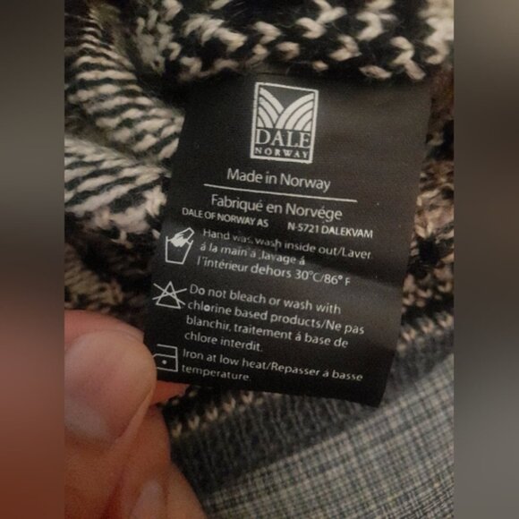 Dale of Norway Patterned Knit Cardigan - Picture 11 of 13